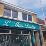 ENSEIGNE-L-HAIR-DIVINE-AVEC-CASQUETTE-LMX-1