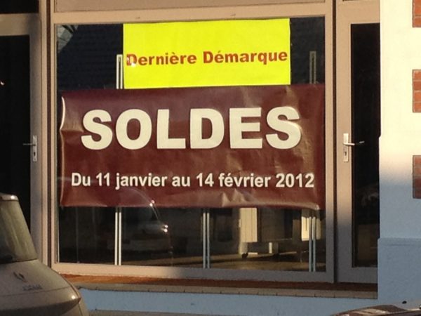 affiche soldes dernière démarque hazebrouck