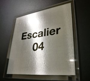 plaque de porte escalier
